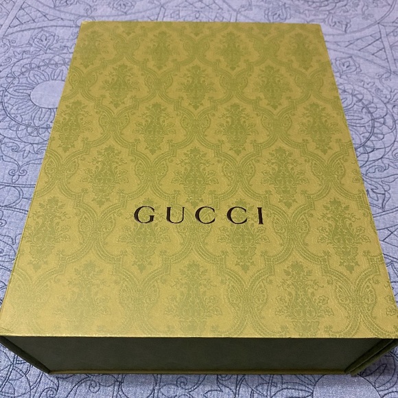 Gucci GG Marmont Matelasse Shoulder Bag - Picture 3 of 6